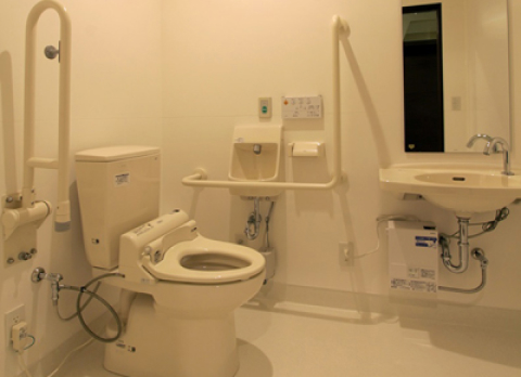 サンセットホール東浦のトイレの画像