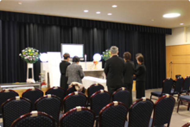 「家族葬：明朗会系セット」の様子